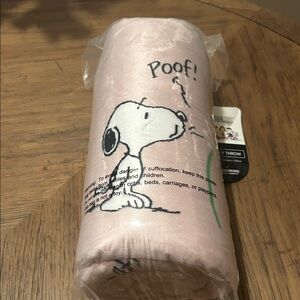 Peanuts Pink Cuddly Throw Blanket